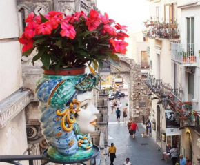 Valentina, Taormina